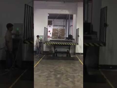 Geïnstalleerd op het laadterrein