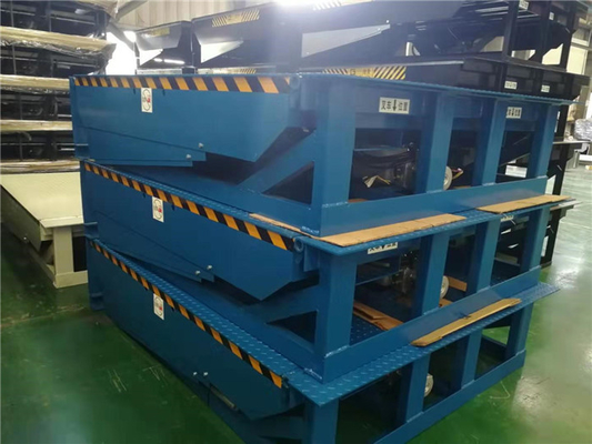 Shipping Dock Plate Electric Dock Leveler 6000kg 8000kg Load Capacity