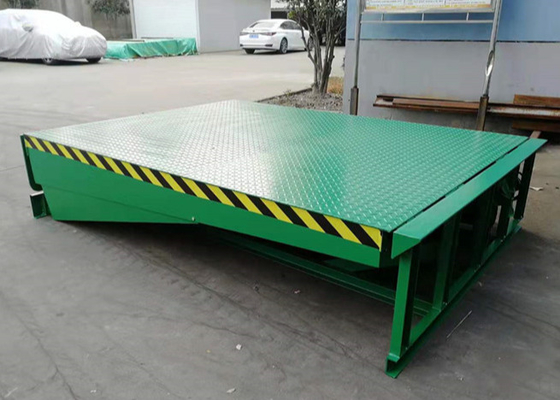 Hydraulic Loading Platform Electric Dock Leveler 2000*3000mm Built In The Loading Dock Pit