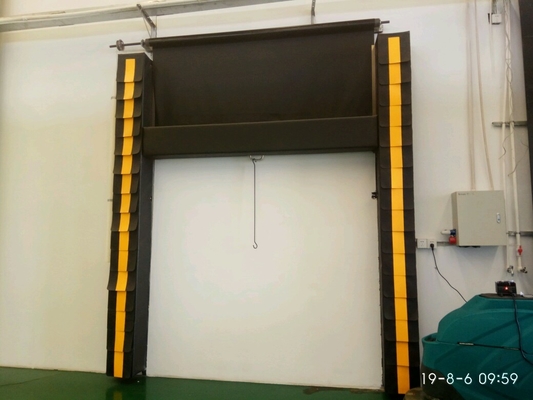 Logistics Loading Bay Door Loading Dock Seals Thermal Insulated For Outside