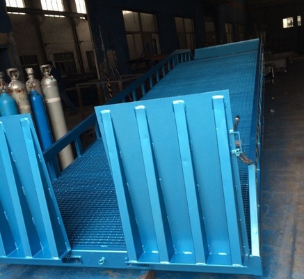 Warehouse Loading Ramp 6 Tons Capacity For Container Or Truck Unloading