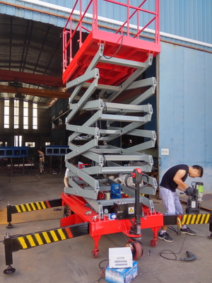 Antenne die het binnen/openlucht mobiele platform van de schaarlift werken