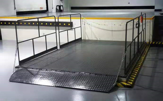Van de het Doklift van de ladingsschaar het Platform 2000kg 2000*2500mm Hydraulische Doklift
